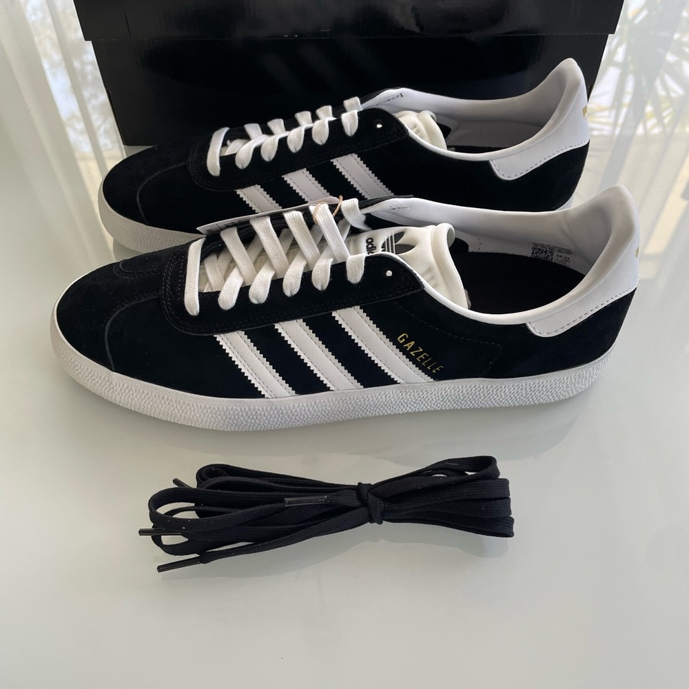 Adidas Gazelle ADV Black and White US12 FX6563